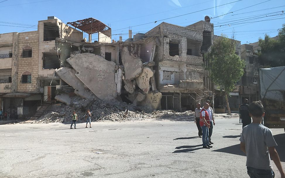 Eine Stadt in Schutt und Asche - auch in Moadamiyeh, elf Kilometer von Damaskus, sind die Folgen der Bombardierungen verheerend.