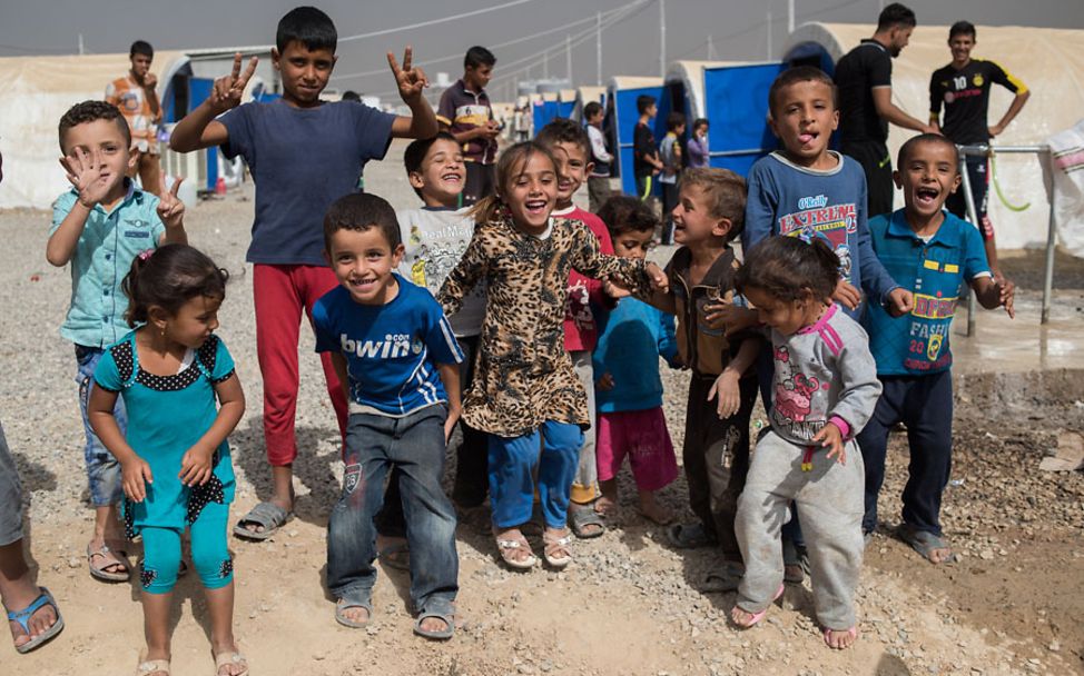 Irak: Spielende Kinder im Camp Nazraquiel