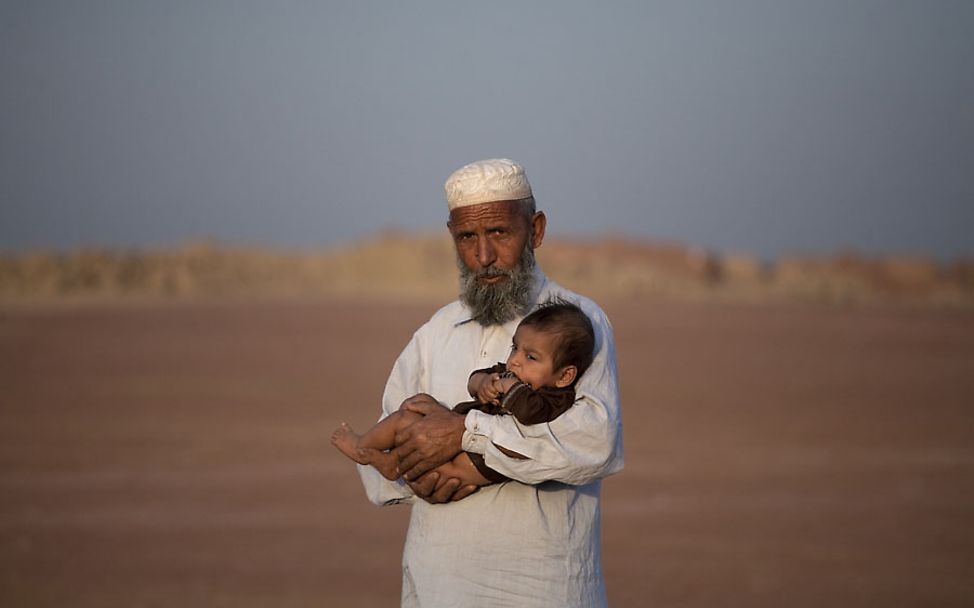 UNICEF-Innovationen: Opa und Enkel aus Pakistan 