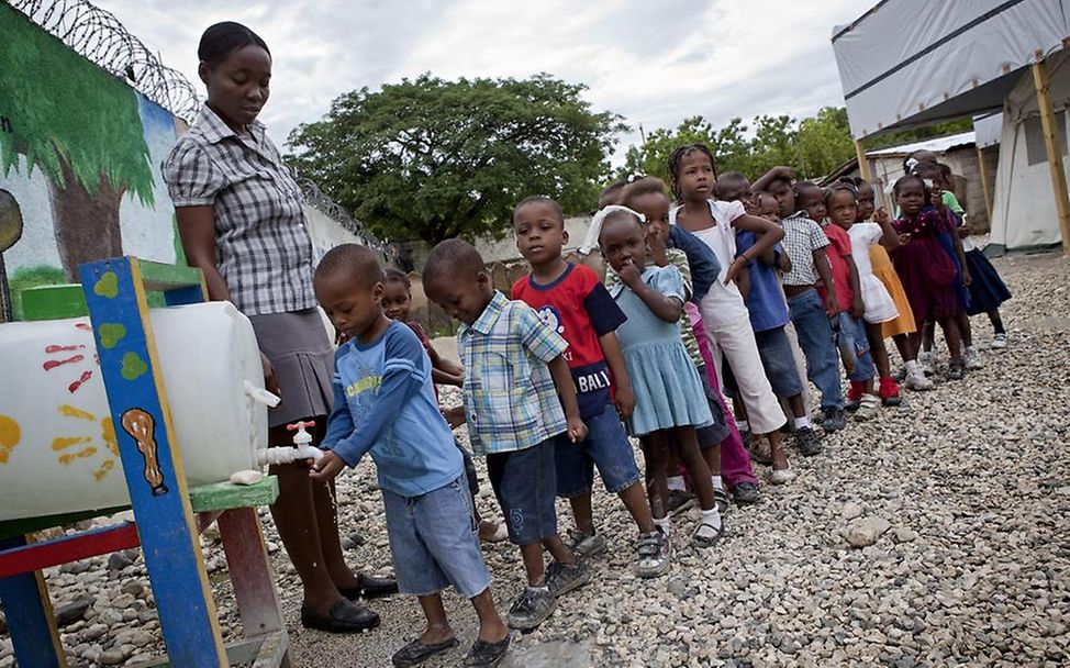 Haiti Erdbeben UNICEF Händewaschen Schule