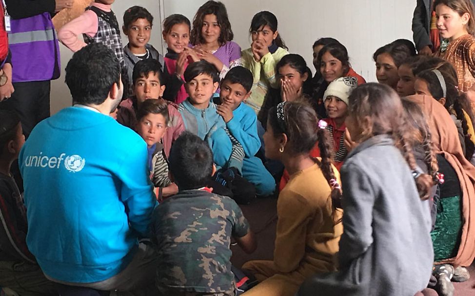 UNICEF im Irak: Salman klärt Kinder über Hygiene auf