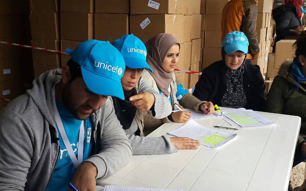 UNICEF im Irak: Familien werden registriert, so bekommen sie passende Kleidung