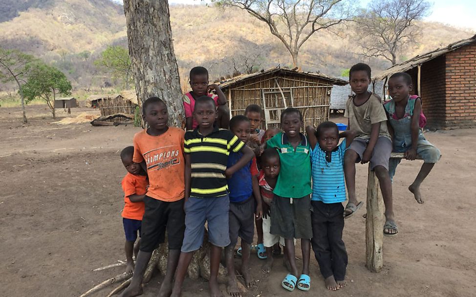 Malawi: Kinder im Dorf Rashid Trust in Malawi