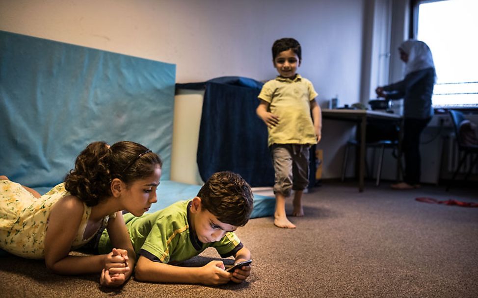 UNICEF-Studie Flüchtlingskinder: Alltag einer syrischen Familie in einer Flüchtlingsunterkunft