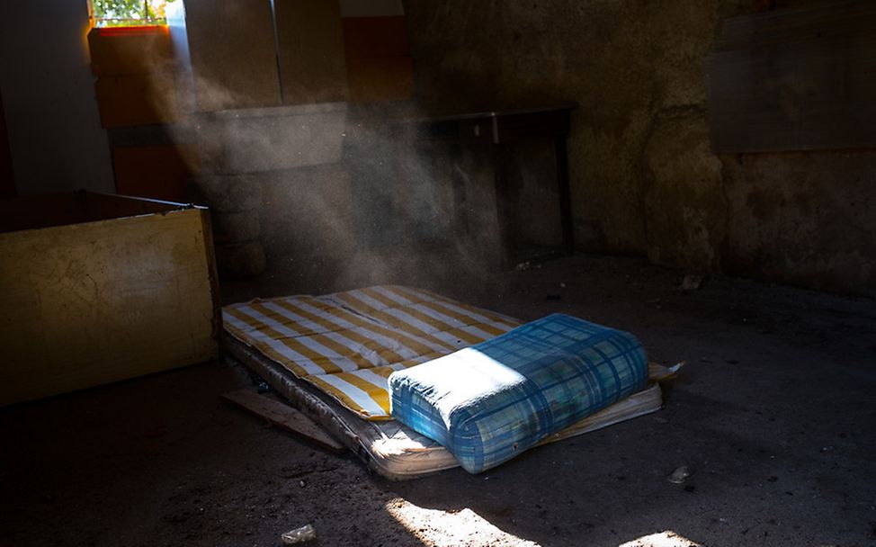 Kinder auf der Flucht: In einem verlassenen Haus werden Mädchen zur Prostitution gezwungen