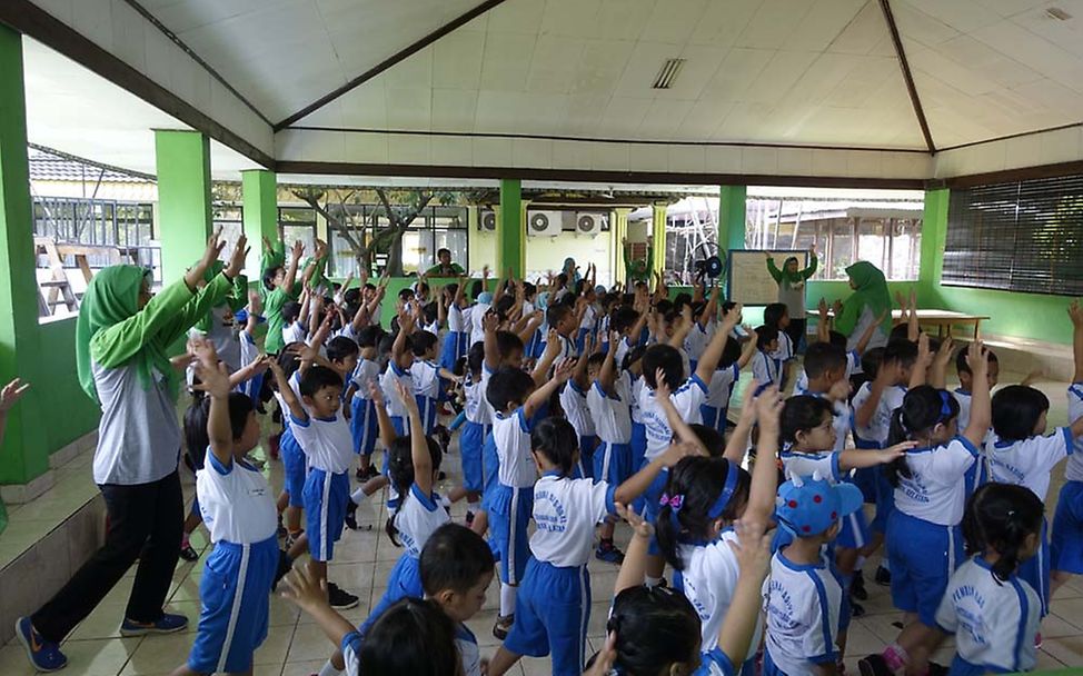 UNICEF Projektreise nach Indonesien: Frühsport für alle Kinder