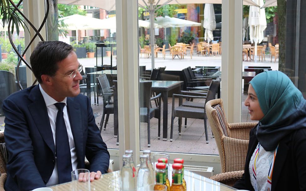 Muzoon spricht mit Mark Rutte, Ministerpräsidenten der Niederlande