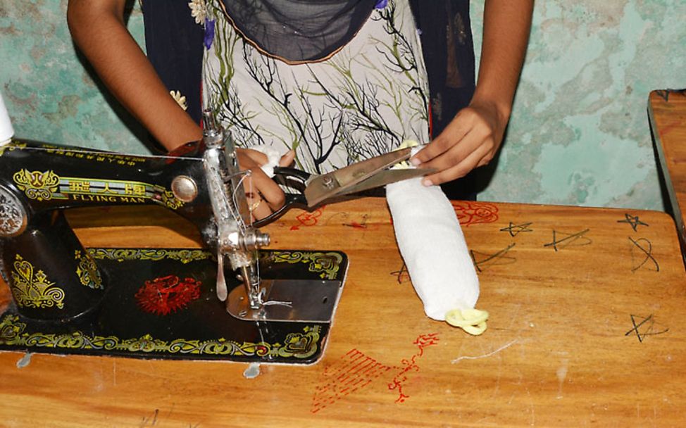 Bangladesch: Deena ist die schnellste Schneiderin