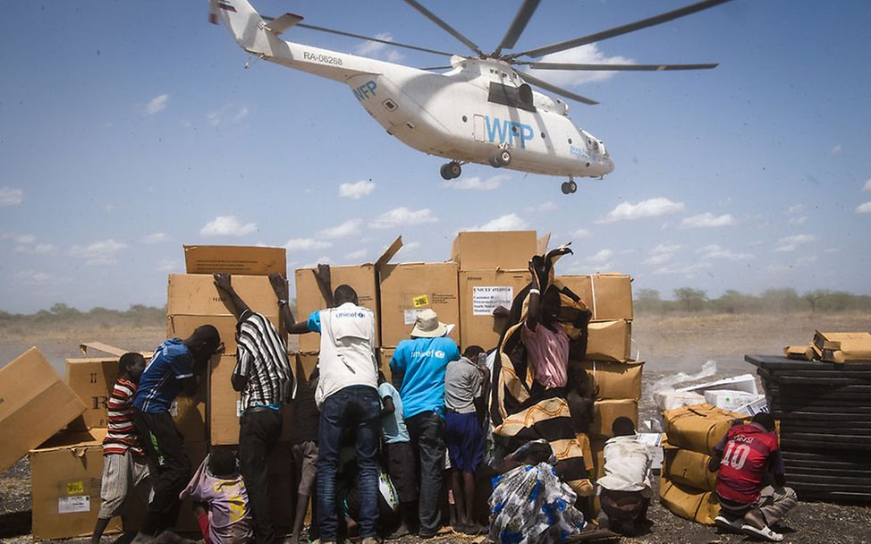 Südsudan: Ein Hubschrauber des Rapid Response Mechanism hat Hilfslieferungen ausgeliefert