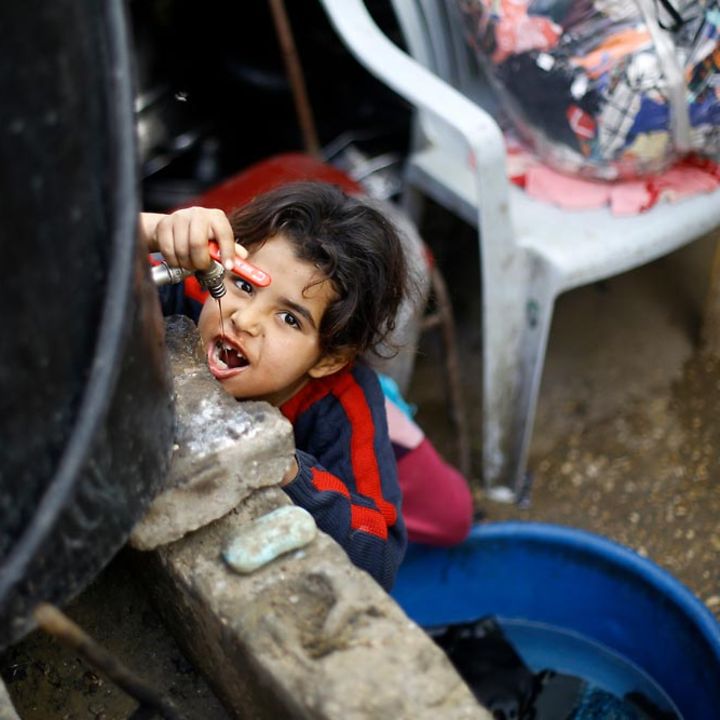 Palästina-Israel-Konflikt: UNICEF sorgt für sauberes Trinkwasser im Gazastreifen. 