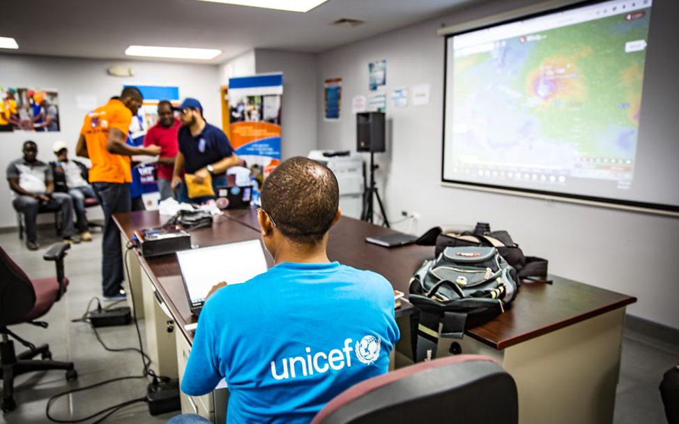 Hurrikan Haiti: Planung der UNICEF-Nothelfer im Katastrophenzentrum
