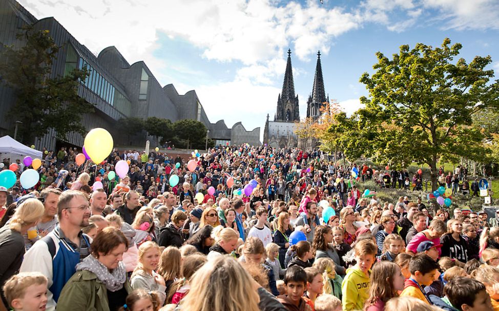 Weltkindertag 2017: Die Kölner Innenstadt ist voll mit Kindern und Familien