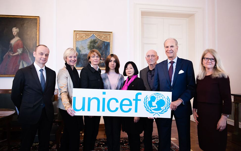 UNICEF-Neujahrsgespräch: Teilnehmer im Schloss Bellevue