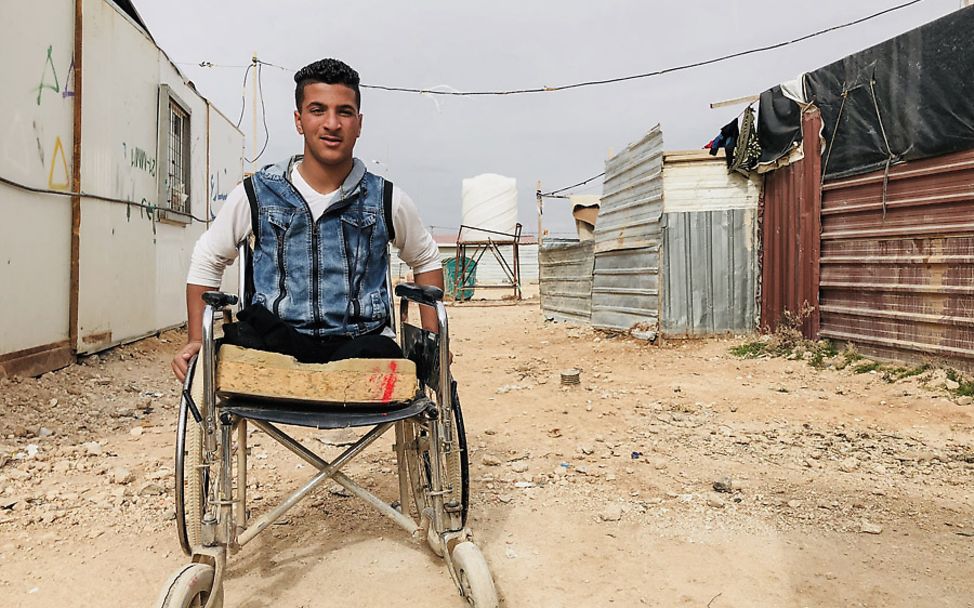 Sieben Jahre Syrien-Krieg: Sami sitzt nach einem Bombenangriff im Rollstuhl