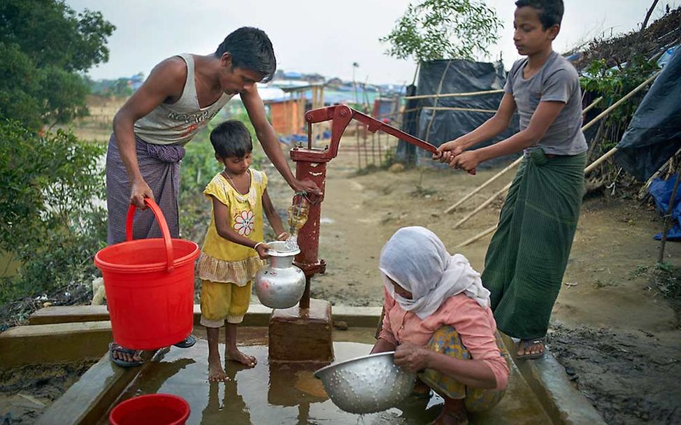 Wasserpumpe für Rohingya im Flüchtlingscamp 