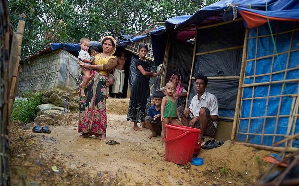 Kein Schutz vor dem Monsun: Die Hütten in den Flüchtlingscamps sind instabil und eng. 