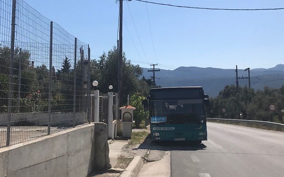 Bus zurück ins Flüchtlingslager Moria
