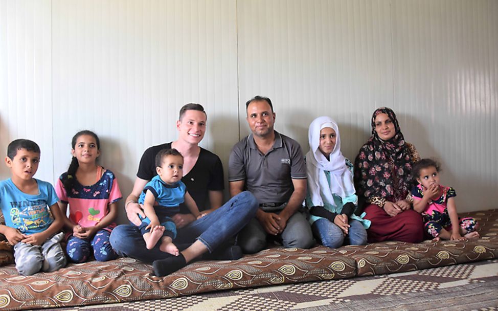 Jordanien: Julian Draxler zu Besuch bei der Familie Jundi