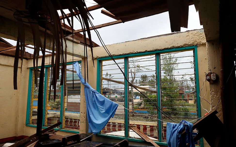 Philippinen Taifun Mangkhut: Dach einer Schule wurde abgedeckt