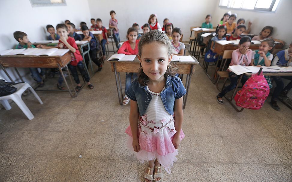 Idlib, Syrien: Maryam steht vor ihrer Klasse.