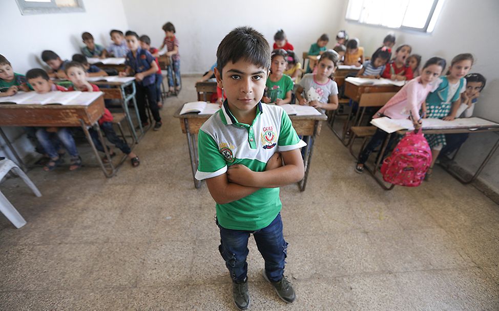 Idlib, Syrien: Ridda steht vor seiner Klasse.