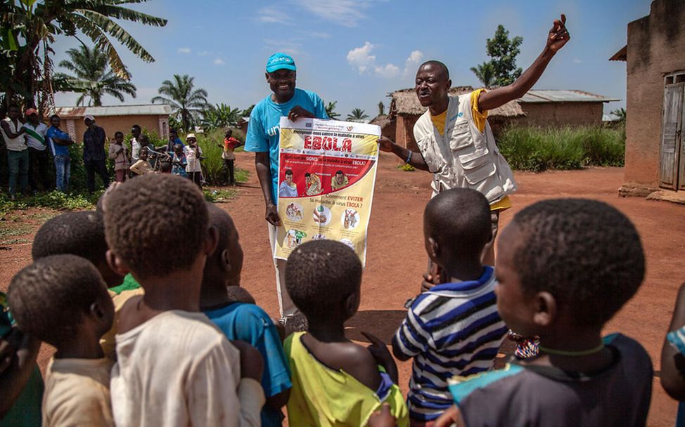 Ebola im Kongo: Mit anschaulichen Postern lernen auch die Kleinsten, sich vor Ebola zu schützen.