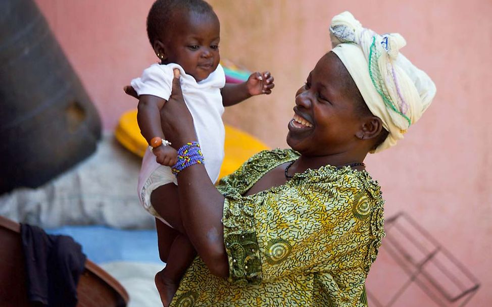 Unterernährung: Mütter sehen als Erste, wie es ihren Kindern geht.