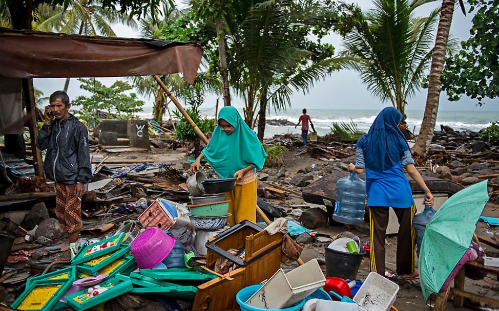 Zerstörungen nach dem Tsunami auf Indonesien 