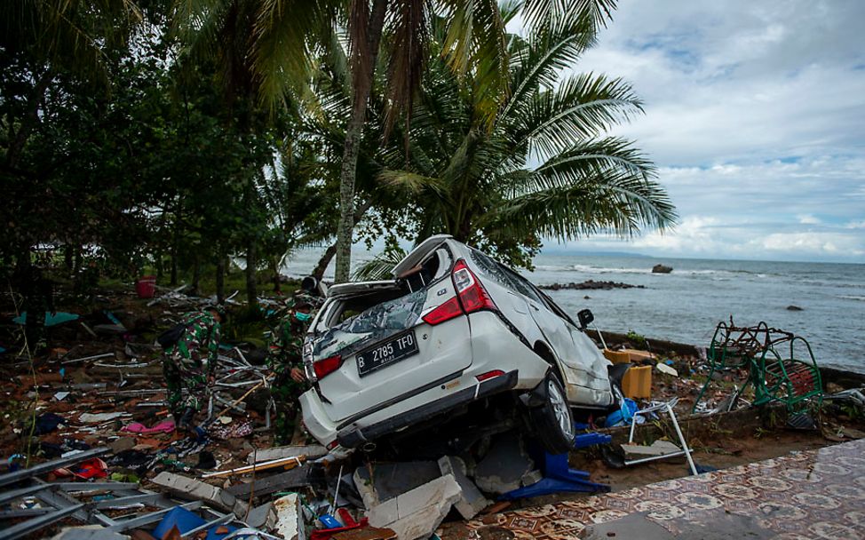 Zerstörungen nach dem Tsunami auf Indonesien 