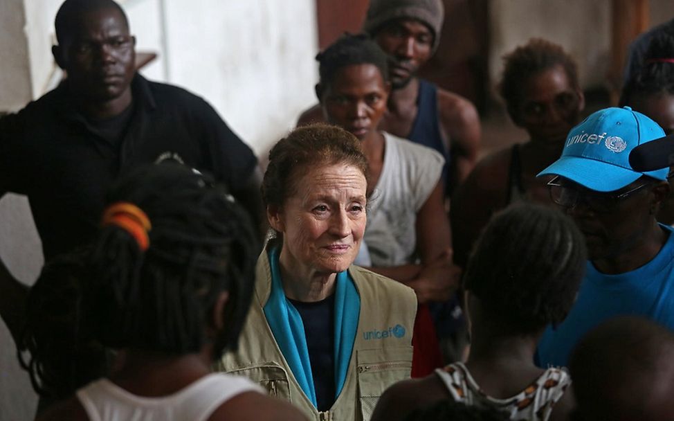 Zyklon Idai: UNICEF-Direktorin Henrietta Fore spricht mit Familien