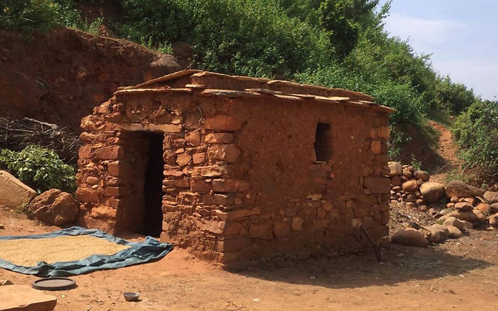 Nepal: In diesen Hütten werden menstruierende Mädchen und Frauen nach alter nepalesischer Art verbannt