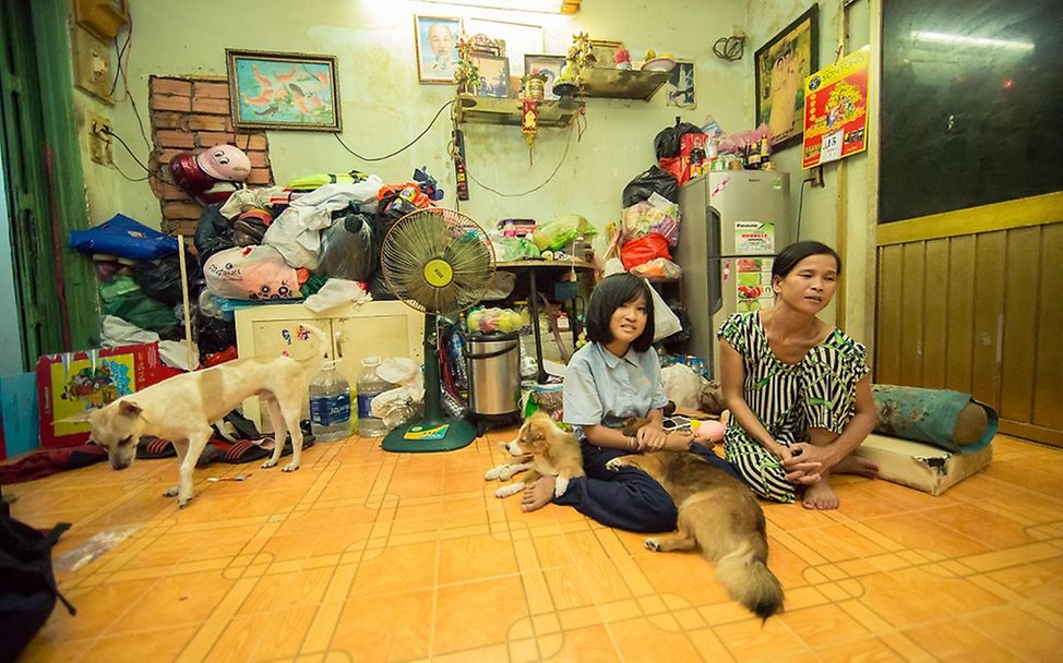 Kinder mit Behinderung in Vietnam: Daos lebt in einer kleinen Wohnung.