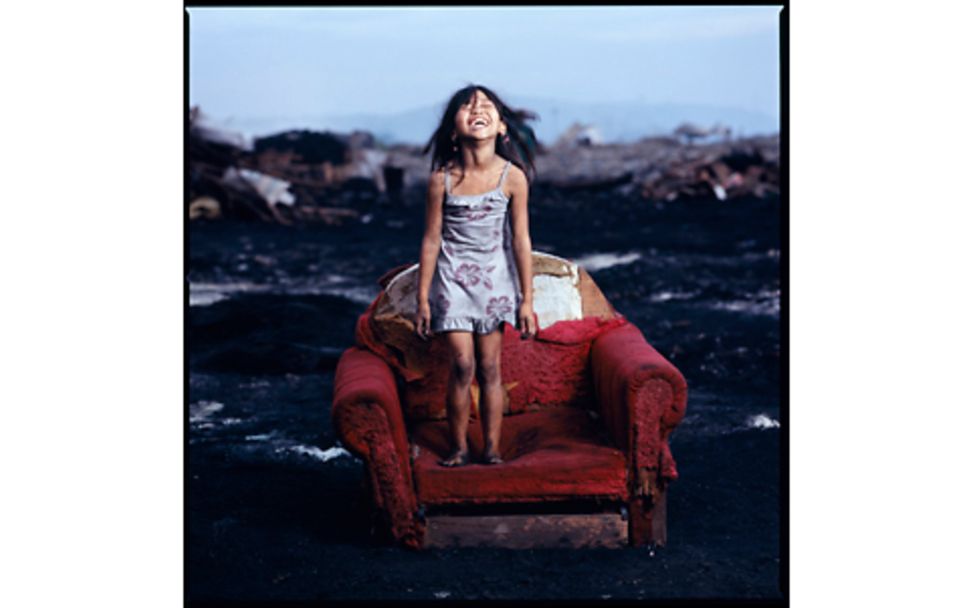 3. Preis Foto des Jahres 2007: Smokey Mountain – Kinder einer Köhlersiedlung in Manila