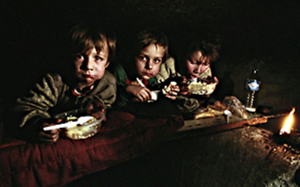 3rd Prize Photo of the Year 2006: Moscow´s homeless children