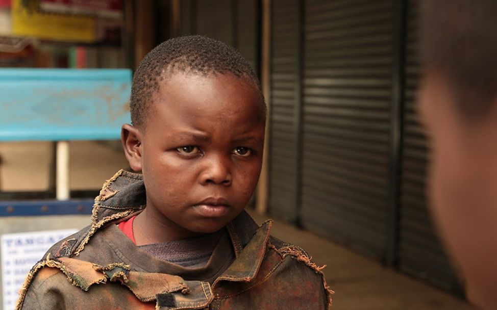 Kenia: Patrick in seiner Rolle als Straßenkind im Film „Child4Hire“