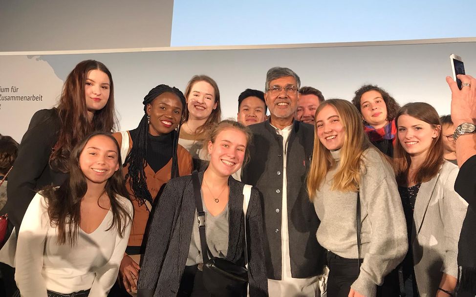 Selfie mit Friedensnobelpreisträger Kailash Satyarthi | © UNICEF Potsdam/2019/Tam Pham
