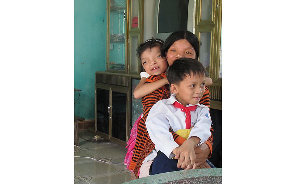 Vietnam: Ly zusammen mit ihrer Mutter und ihrem Bruder.