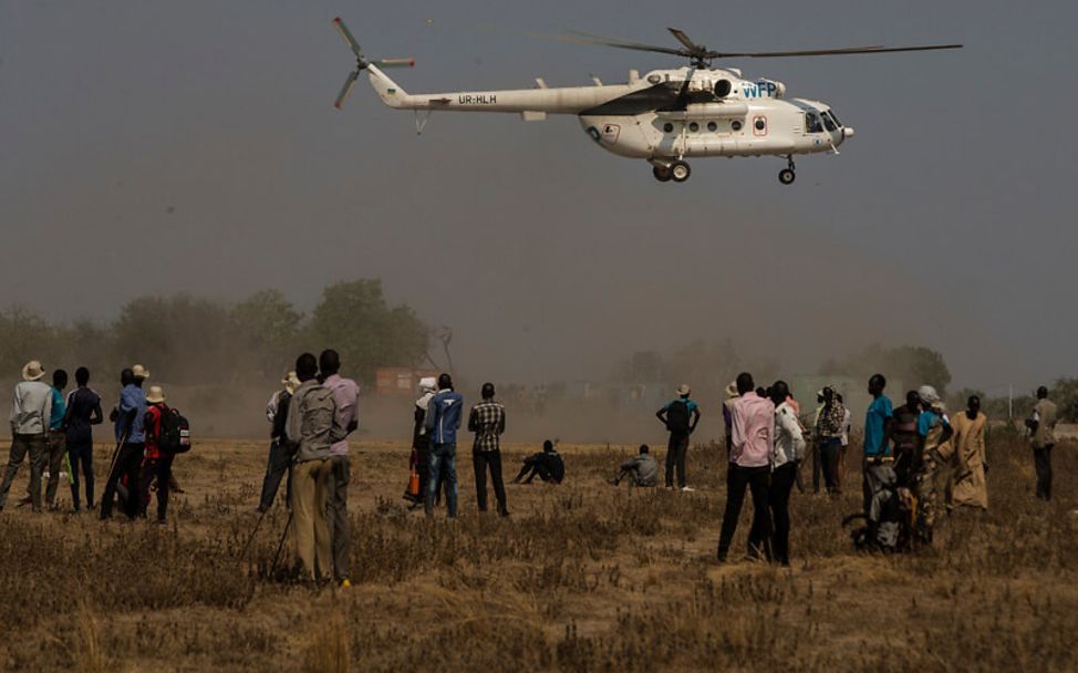 Rapid Response im Südsudan: Ein Helikopter im Landeanflug