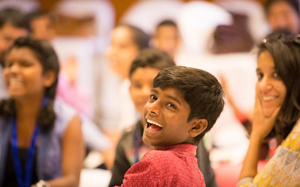 Indien: Junge Teilnehmer eines nationalen Bildungsprogrammes in Indien.