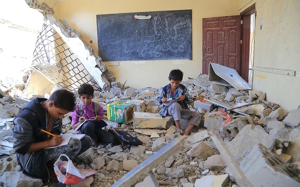 Zerstörte Schulen © UNICEF Yemen/2016/Al-Sabri 