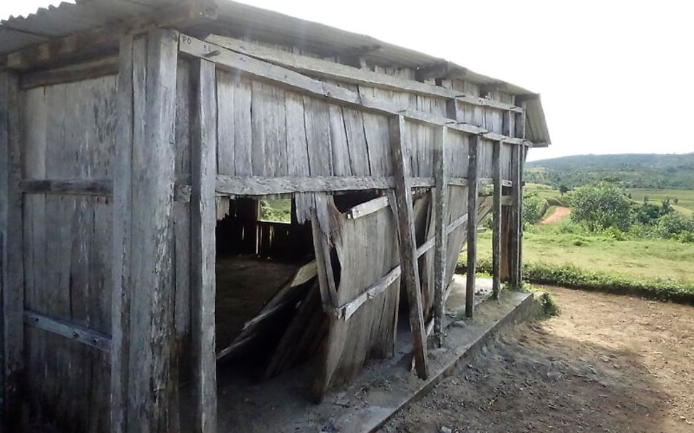 Madagaskar: Eine verwitterte Hütte war früher das Klassenzimmer