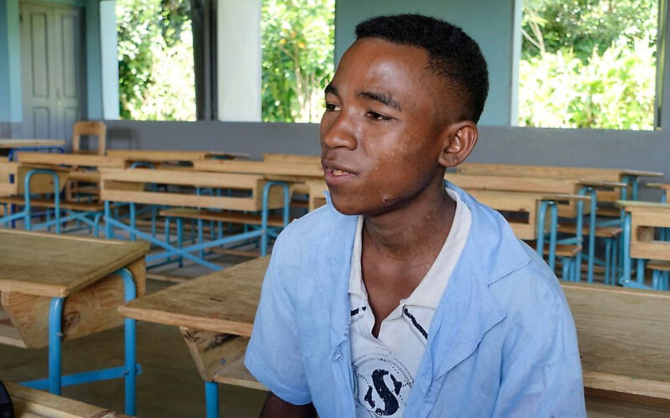 Madagaskar: Jean geht dank Let us Learn zur Schule