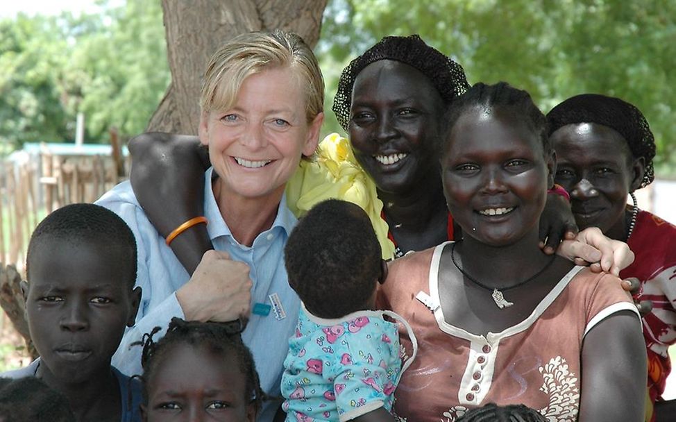 Ann Kathrin Linsenhoff im Südsudan | Foto: UNICEF/2010/Christian Schneider
