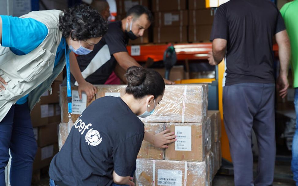 Explosion in Beirut: UNICEF-Helfer kümmern sich um einen sicheren Transport von Impfstoffen