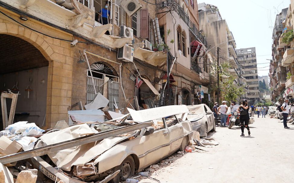 Beirut im Libanon: Eine durch die Explosion zerstörte Straße