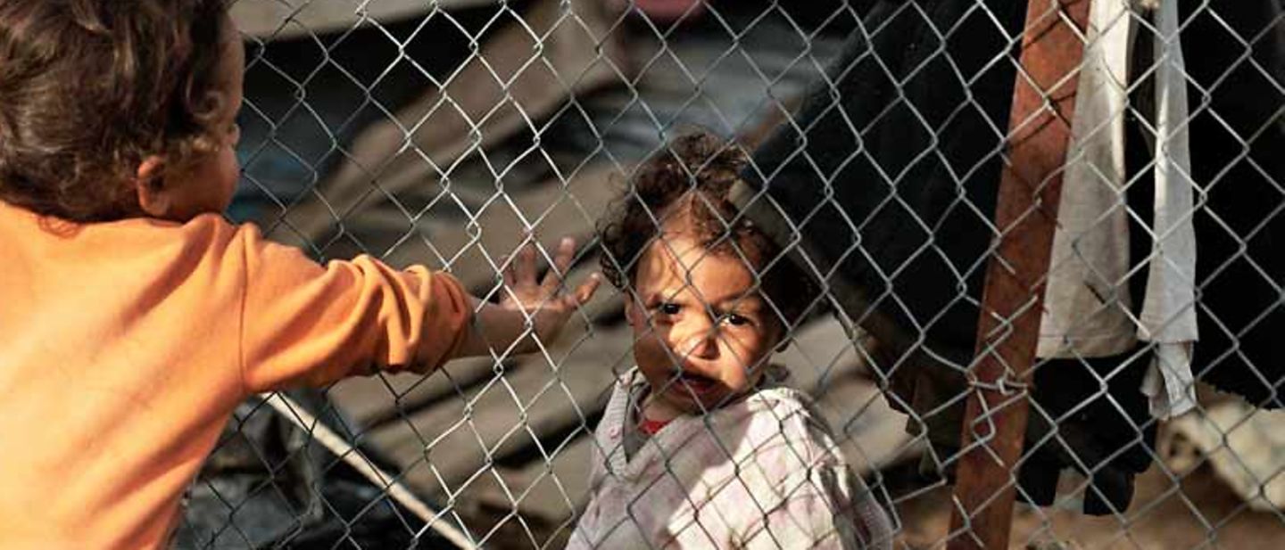 Die geflüchteten Kinder in Griechenland brauchen Schutz vor Gewalt, Missbrauch und Ausbeutung. 