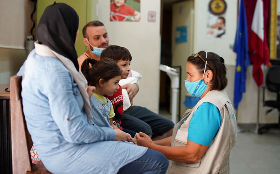 Explosion in Beirut: UNICEF-Helferin spricht im Krankenhaus mit Kindern