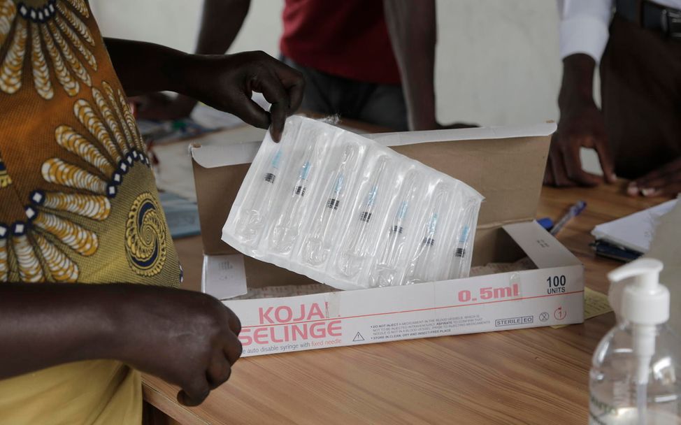 UNICEF: Sicher verpackte Spritzen für Impfungen im Südsudan