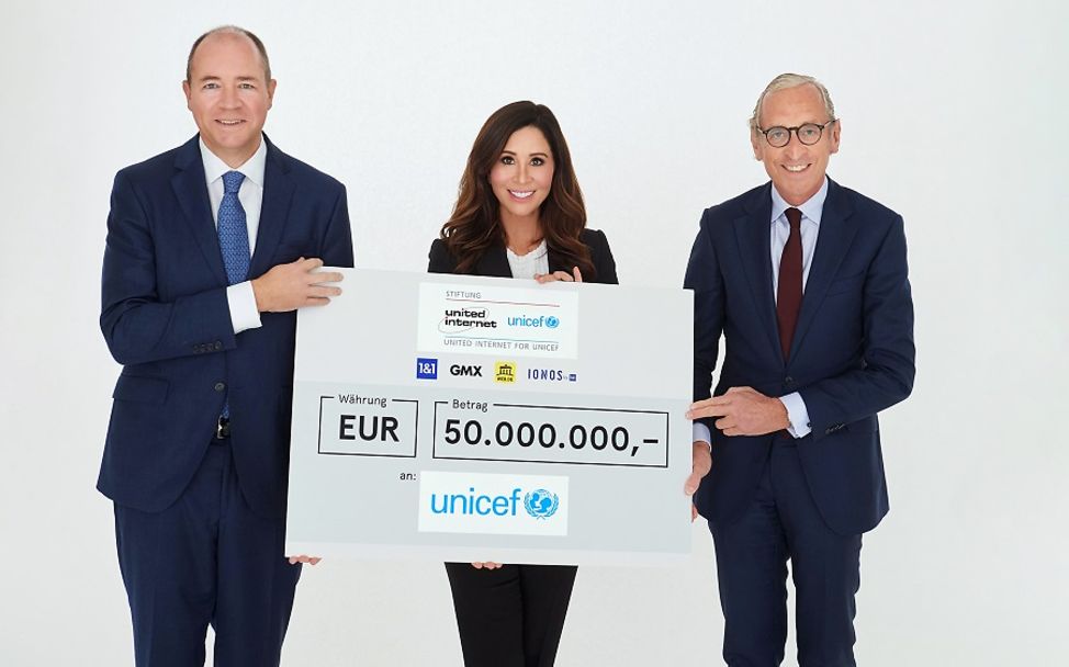 United Internet for UNICEF: Symbolische Scheckübergabe von 50 Millionen Euro für Kinder