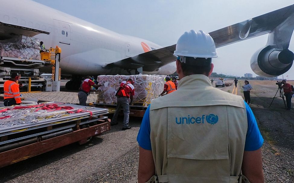 Venezuela 2020: Hilfsgüter werden von UNICEF per Flugzeug ins Land geliefert
